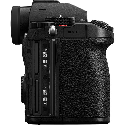 Panasonic Lumix S5 -runko + 50mm objektiivi kaupan päälle
