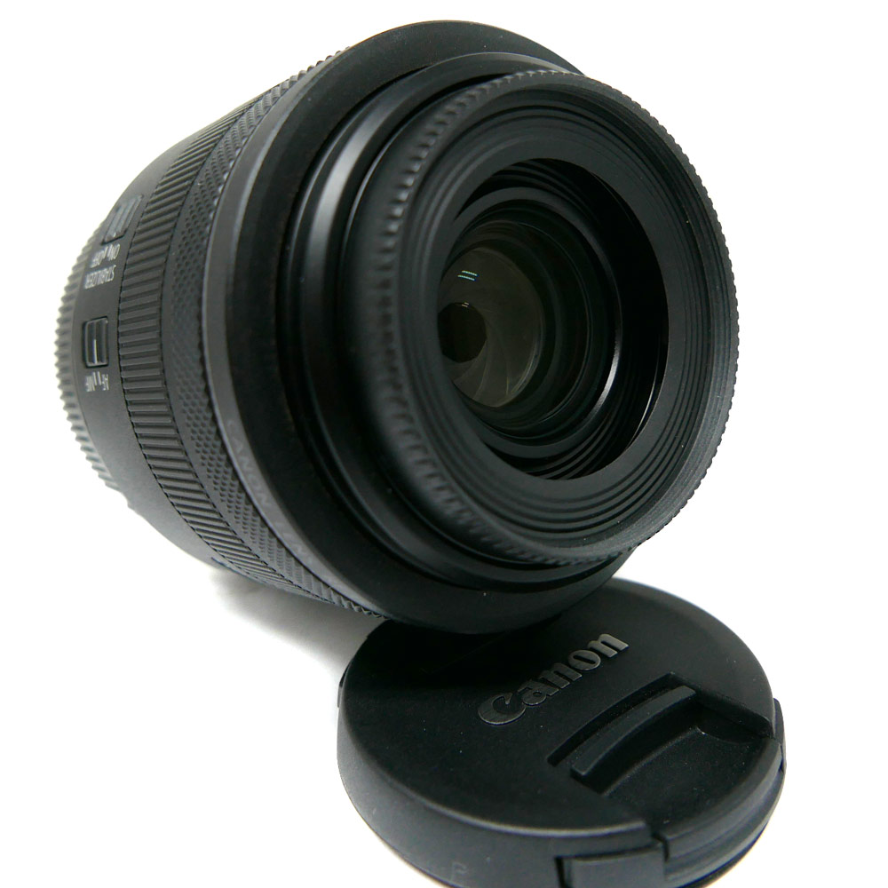 (Myyty) Canon RF 35mm f/1.8 Macro IS STM (käytetty) (takuu)