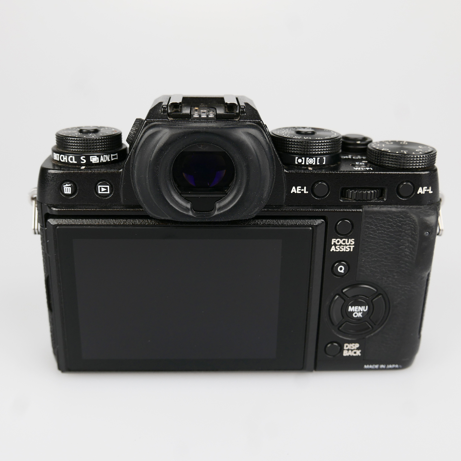 (Myyty) Fujifilm X-T1 runko + VG-XT1 akkukahva (SC: 10650) (Käytetty)
