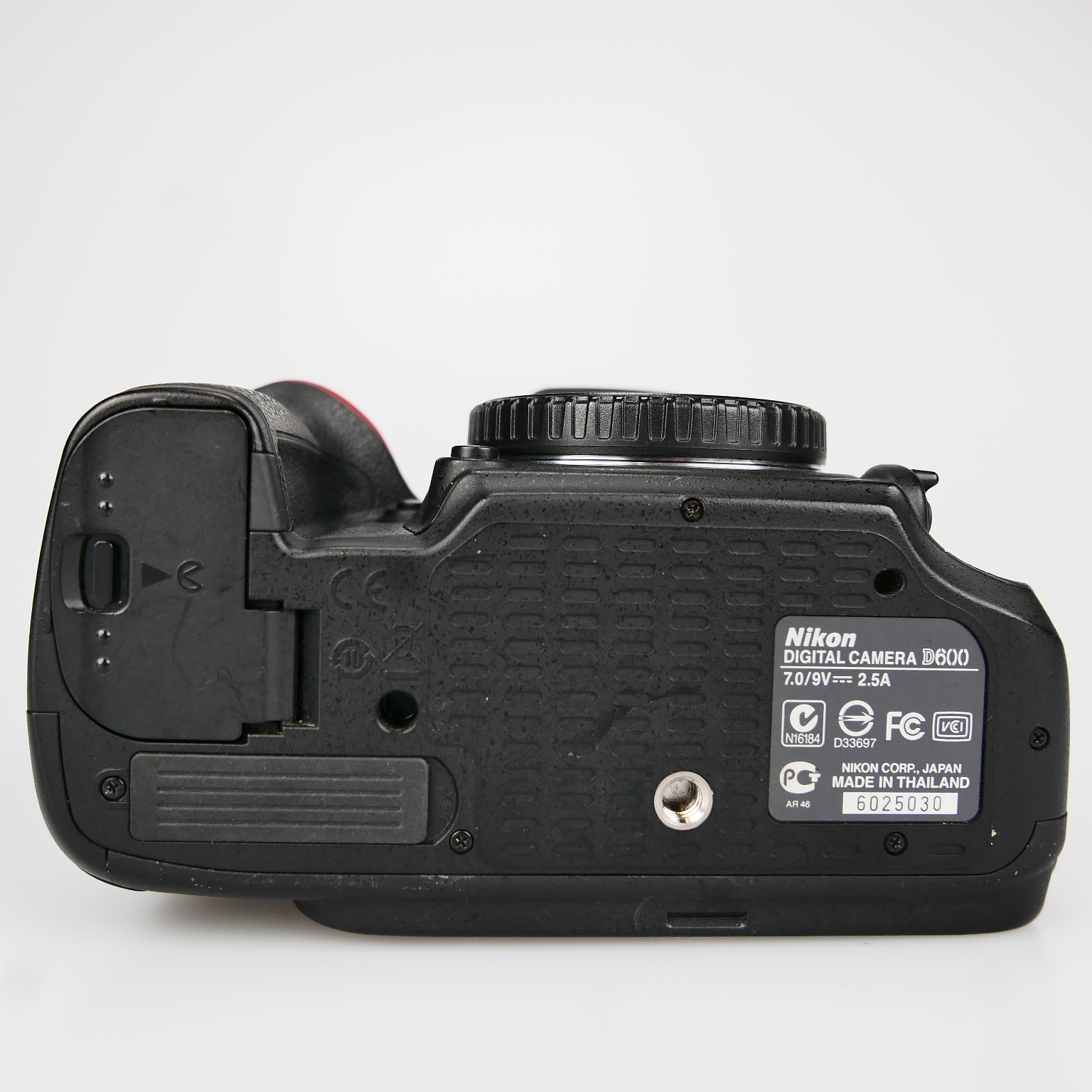 (Myyty) Nikon D600 runko (SC: 30980) (käytetty)