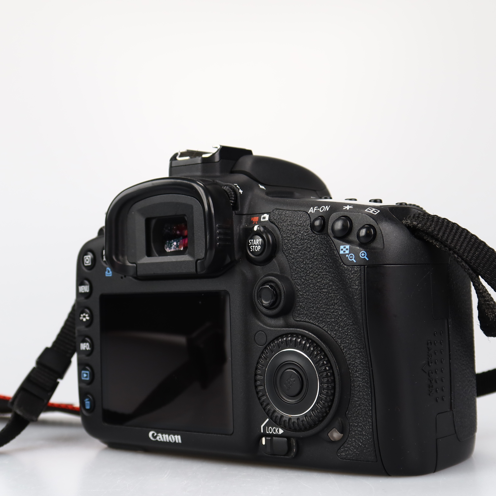 (Myyty) Canon EOS 7D -runko (SC 8570) (käytetty)
