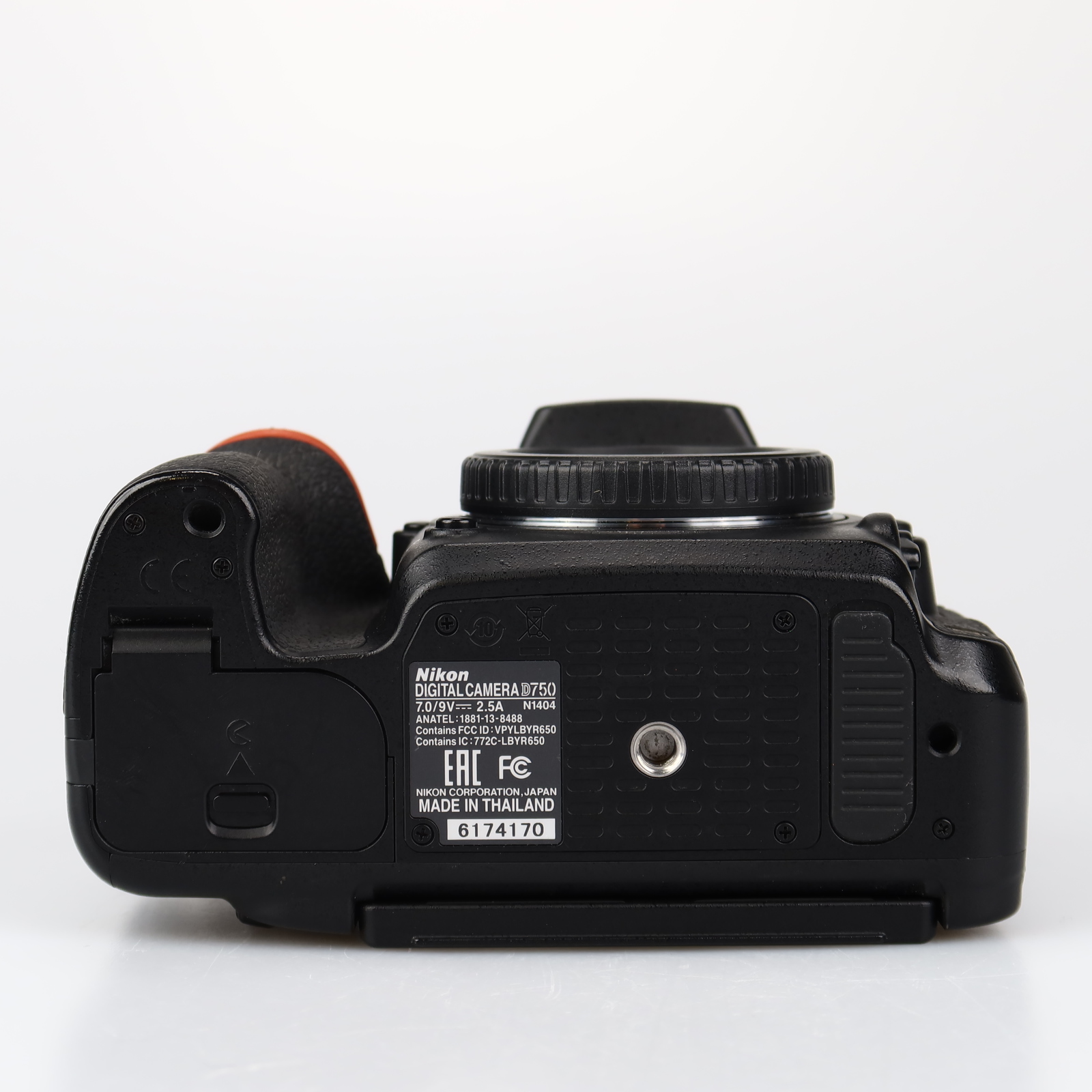 (Myyty) Nikon D750 runko (SC: 63915) (käytetty)