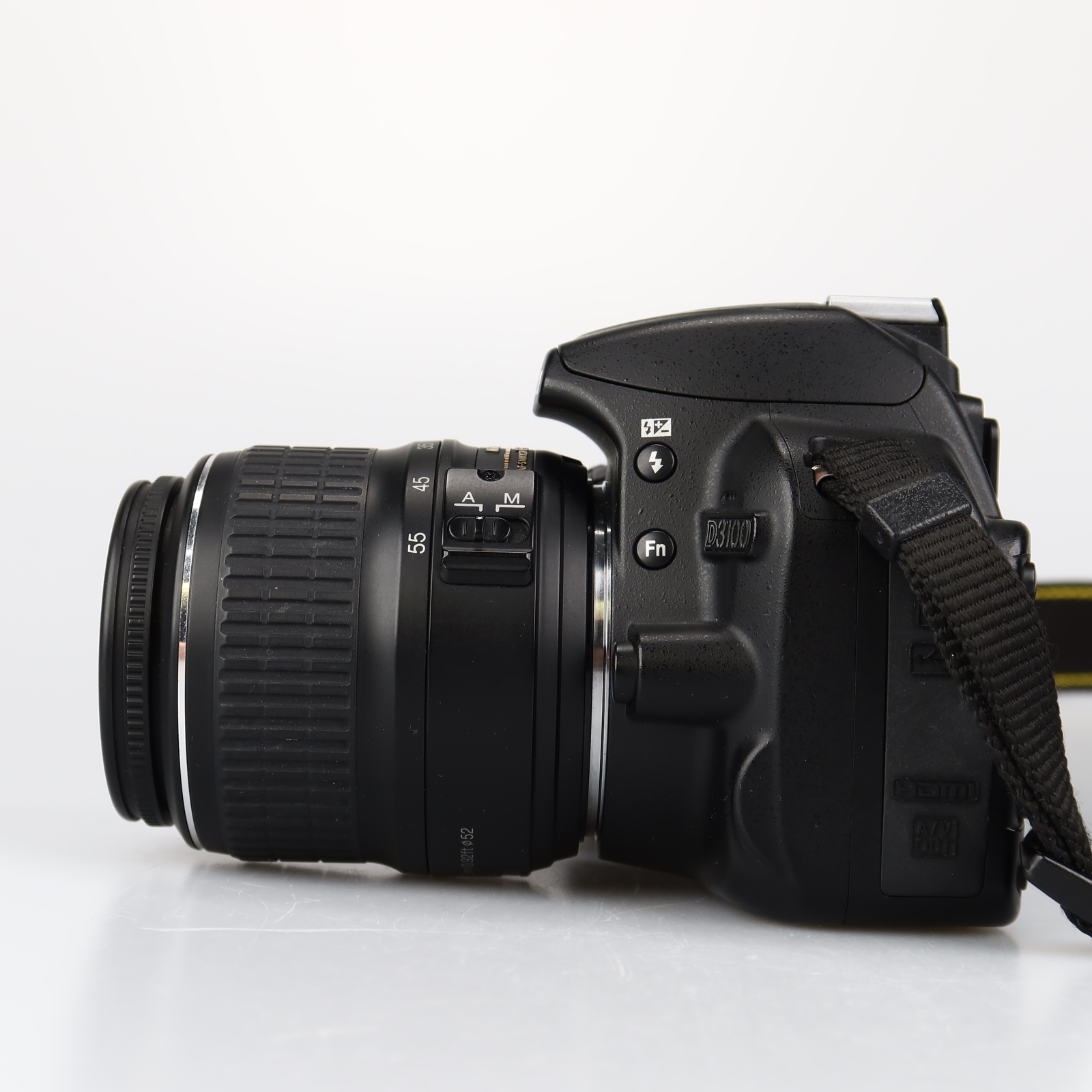 (Myyty) Nikon D3100 (SC:17800) + 18-55mm + 55-200 (käytetty)