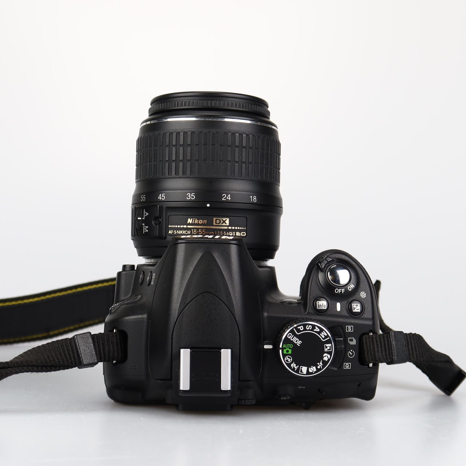 (Myyty) Nikon D3100 (SC:17800) + 18-55mm + 55-200 (käytetty)