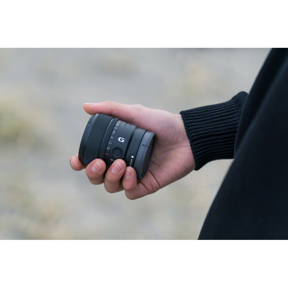 Sony E 15mm F1.4 G -laajakulmaobjektiivi