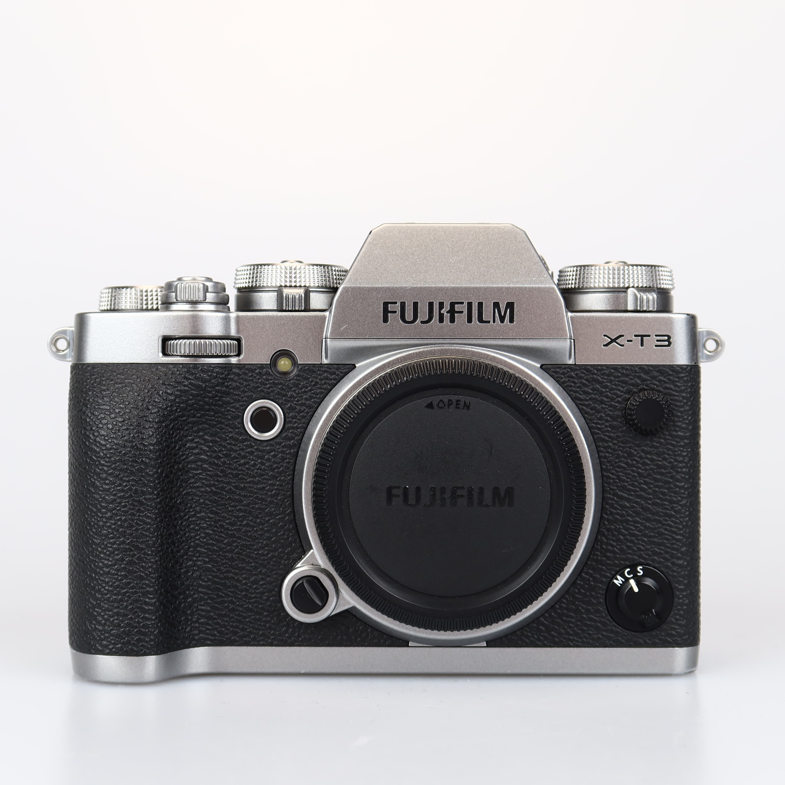 (Myyty) Fujifilm X-T3 runko (SC: 20820) - Hopea (Käytetty)