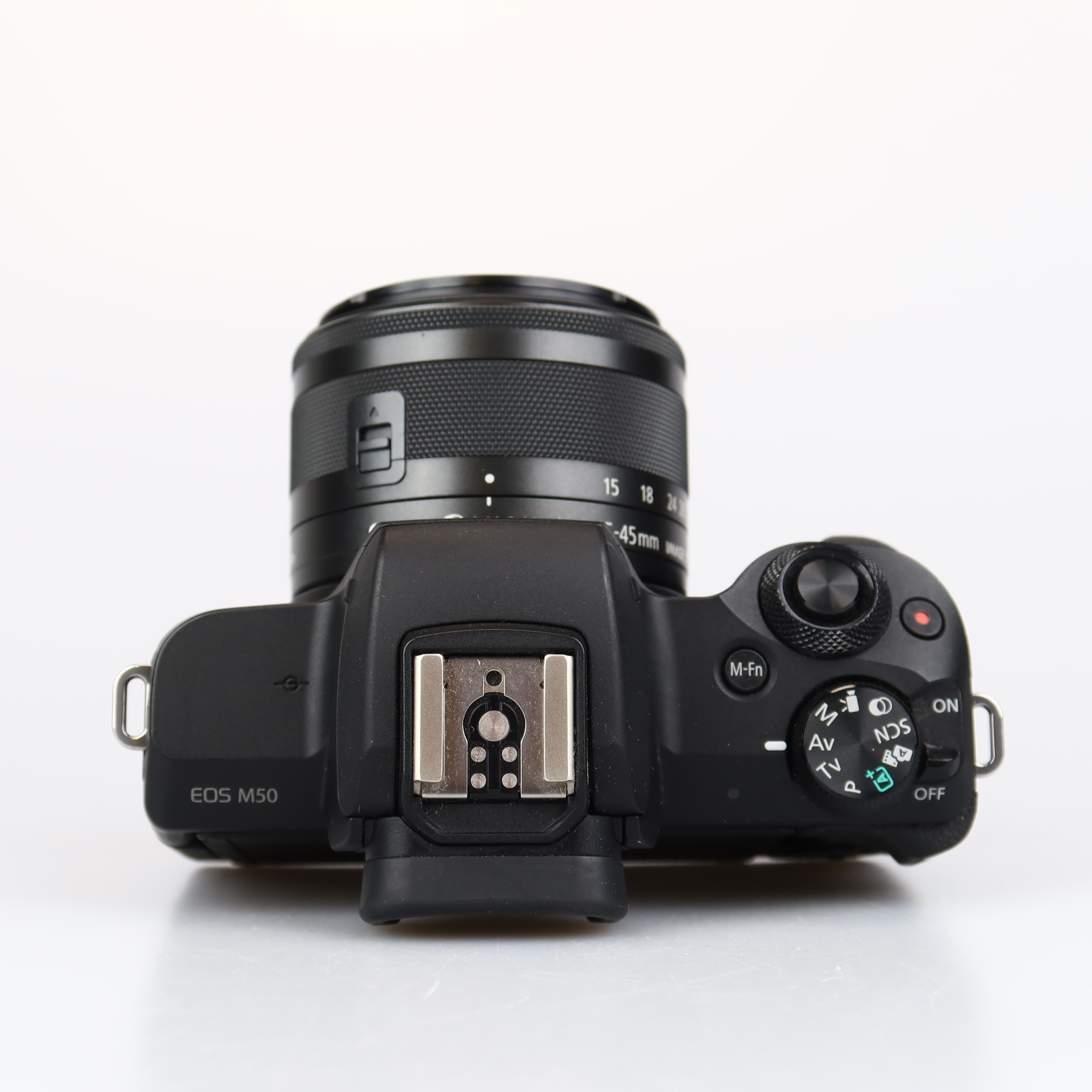 (Myyty) Canon EOS M50 + 15-45mm - Musta (käytetty)