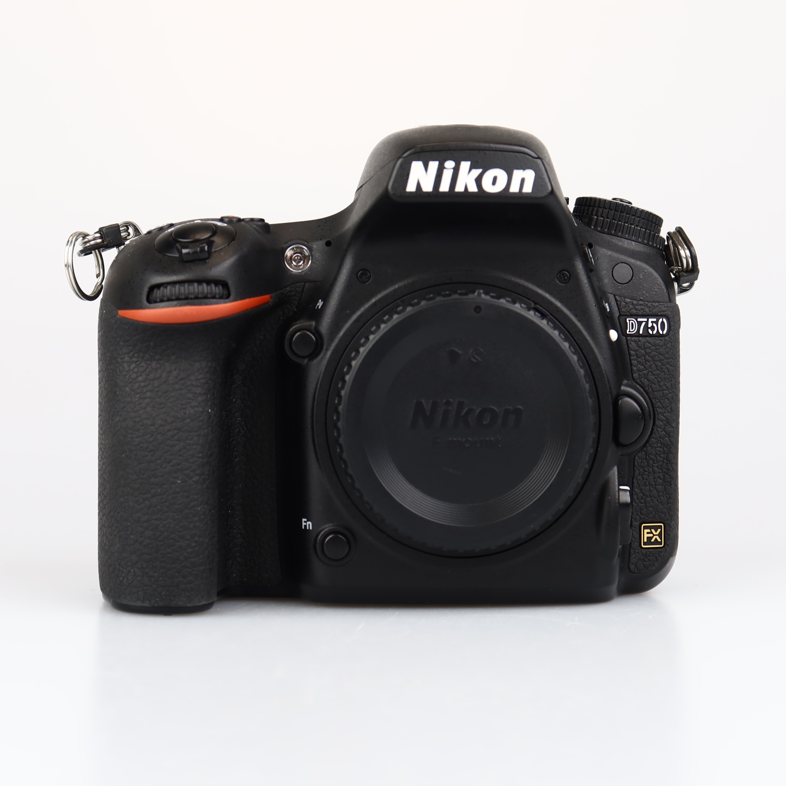 (Myyty) Nikon D750 runko (SC 78294) (käytetty)