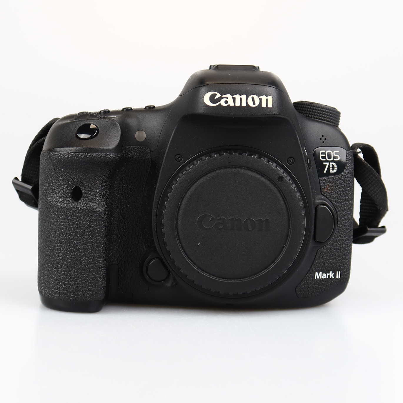 (Myyty) Canon EOS 7D Mark II (SC: 108409) (käytetty)