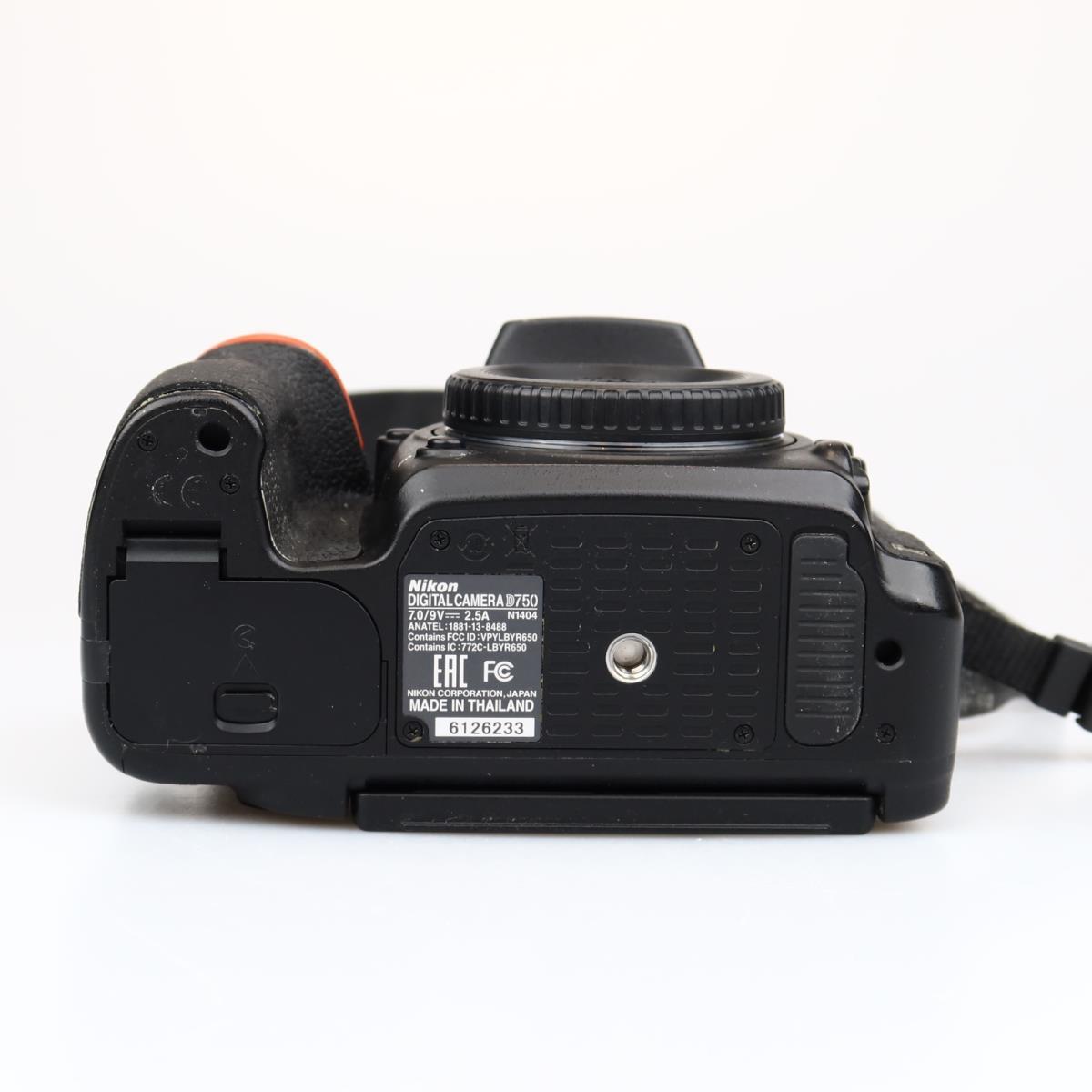 (Myyty) Nikon D750 runko (SC 44720) (käytetty) sis ALV