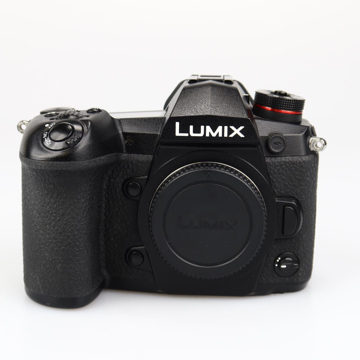 (Myyty) Panasonic Lumix G9 runko + akkukahva (SC: 76085) (käytetty)