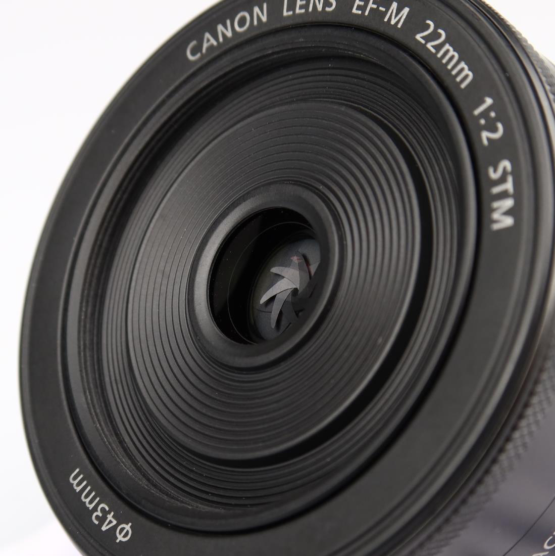 (Myyty) Canon EF-M 22mm f/2 STM (käytetty)