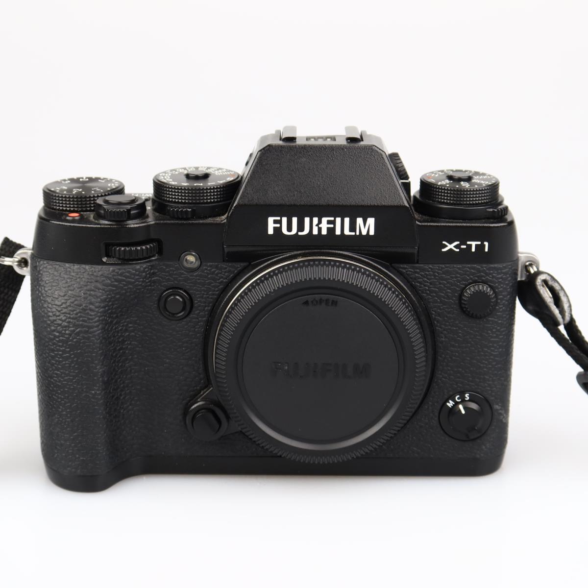 (Myyty) Fujifilm X-T1 runko (SC 15745) (Käytetty)