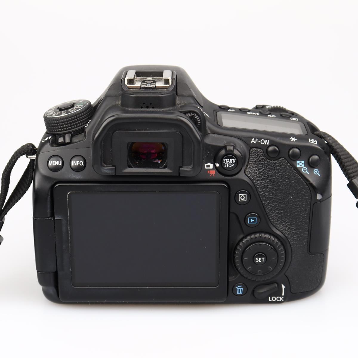 (Myyty) Canon EOS 80D runko (SC 32940) (käytetty)