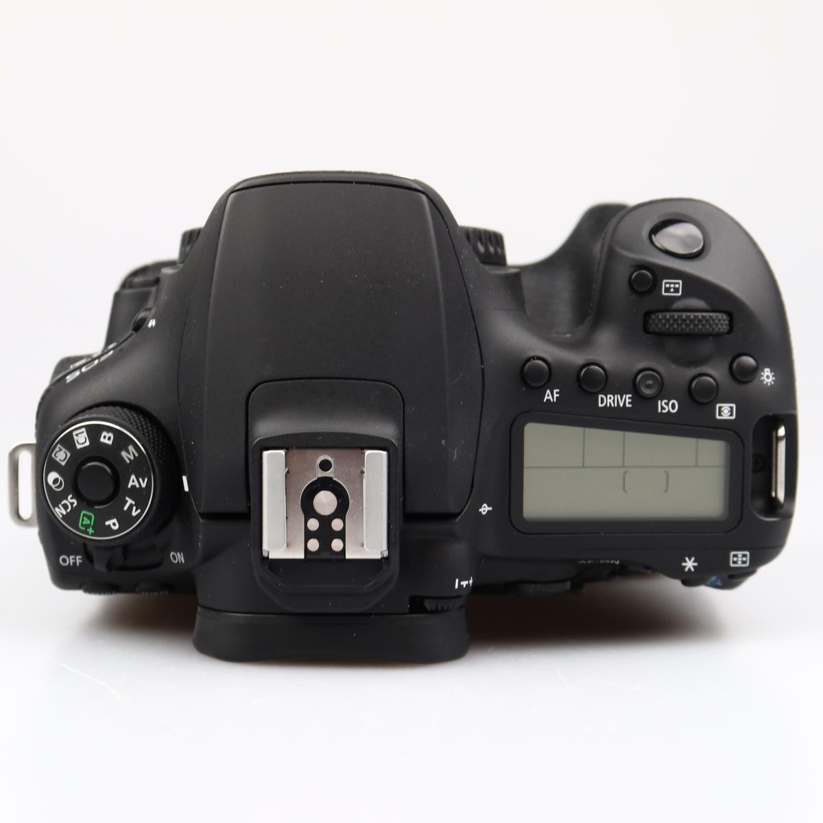 (Myyty) Canon EOS 90D runko + akkukahva (SC max 8000) (käytetty)