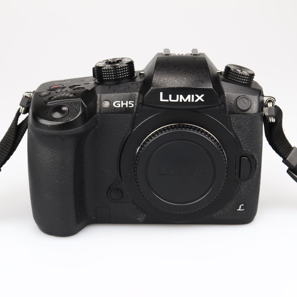 (Myyty) Panasonic Lumix GH5 runko (SC 16935) (käytetty)