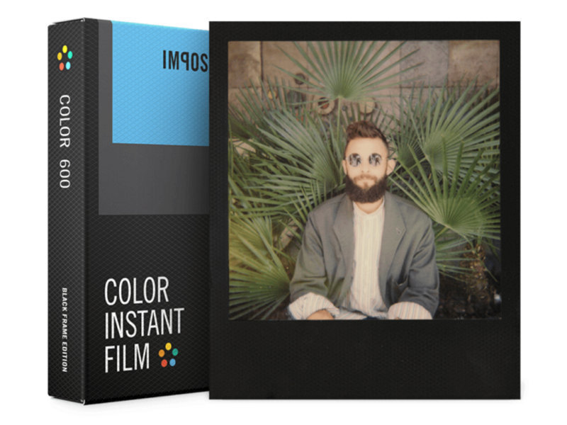Impossible 600 Color värifilmi mustalla kehyksellä