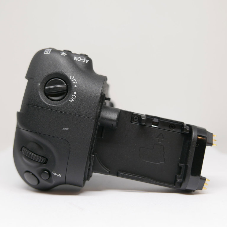 (Myyty) Canon BG-E20 Akkukahva (Käytetty)