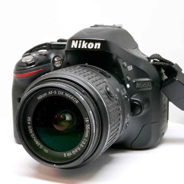 (Myyty) Nikon D5200 runko (käytetty)