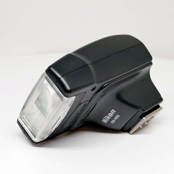 (Myyty) Nikon Speedlight SB-400 (käytetty)