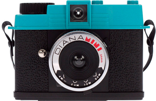 Lomography Diana Mini -filmikamera + salama