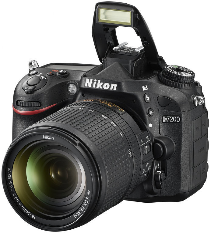 Nikon D7200 + 18-140mm VR Kit