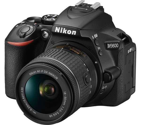 Nikon D5600 +  AF-P 18-55mm VR kit