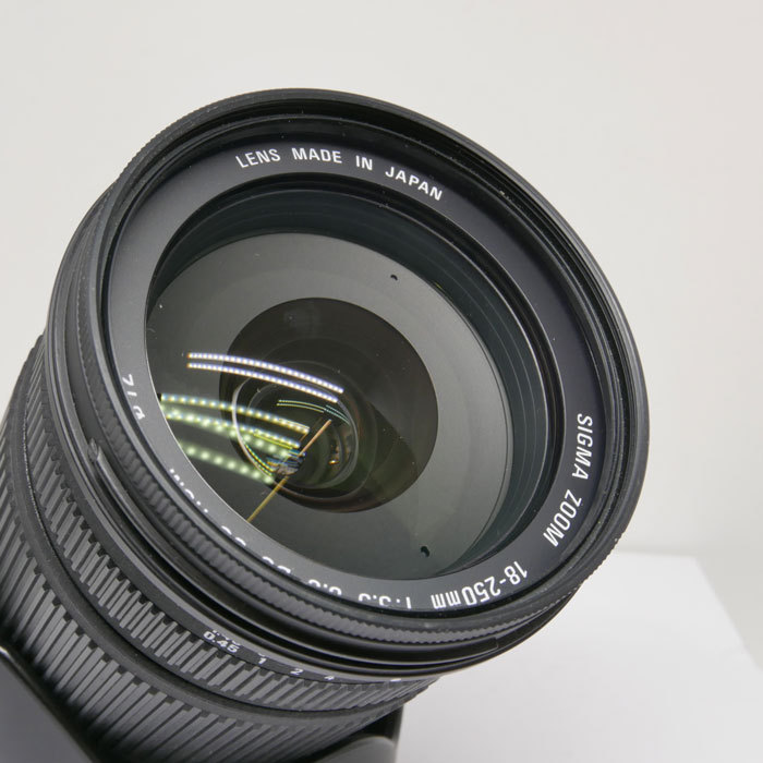 (Myyty) Sigma 18-250mm f/3.5 DC OS (Canon AF) (käytetty)