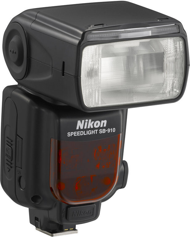 Nikon Speedlight SB-910 salamalaite