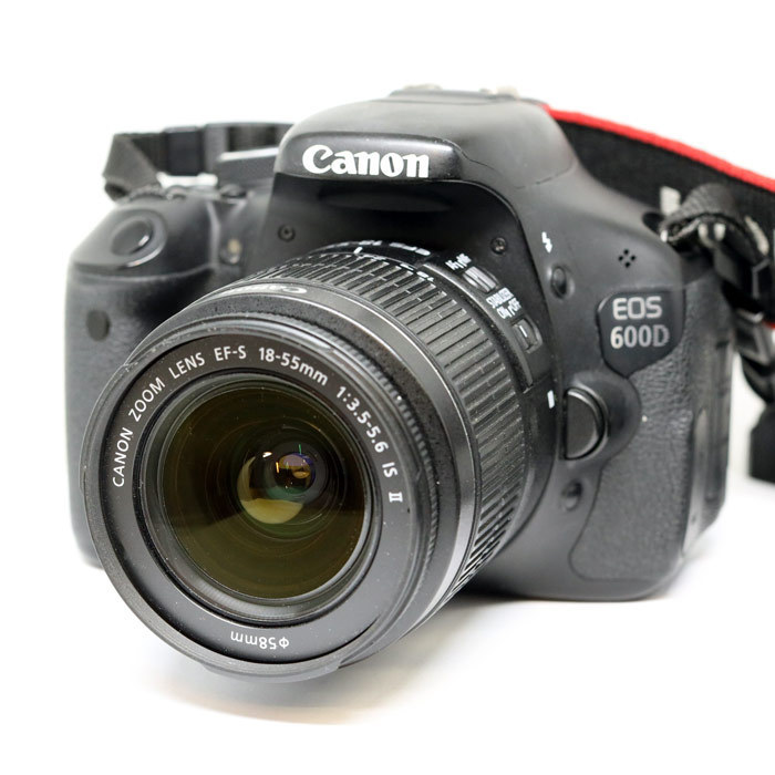(Myyty) Canon EOS 600D + 18-55mm IS II (SC: 31565) (Käytetty)