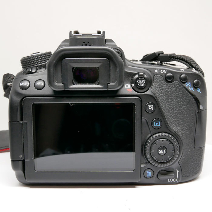 (Myyty) Canon EOS 80D runko (Käytetty)