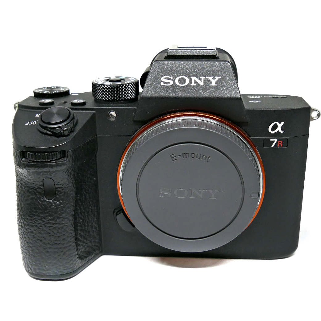 (Myyty) Sony A7R III -runko (SC: 8370) Takuu voimassa (Käytetty) 
