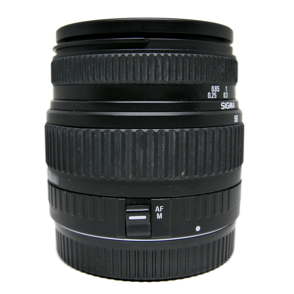 (Myyty) Sigma 18-50mm f/3.5-5.6 DC (Canon) (käytetty)