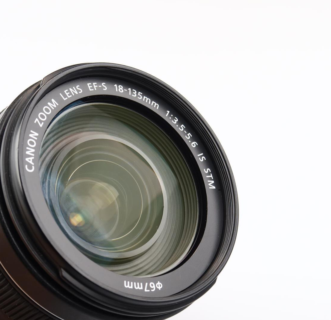 (myyty) Canon EF-S 18-135mm f/3.5-5.6 IS STM zoom-objektiivi (käytetty)
