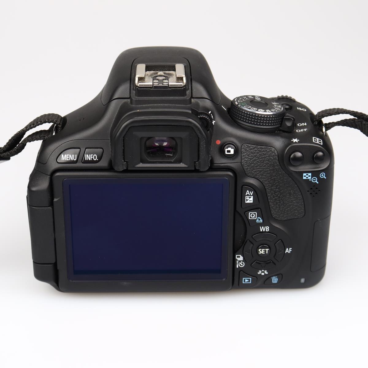 (Myyty) Canon EOS 600D (SC 4361)  + 18-55mm IS + laukku (käytetty)