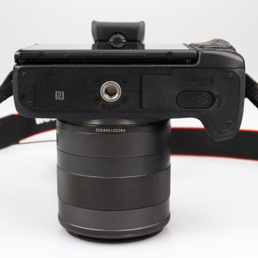(Myyty) Canon EOS M3 + EF-M 18-55mm (käytetty)