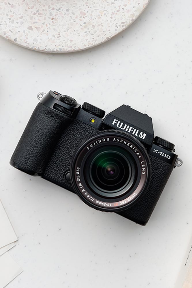 FujiFilm X-S10 + 18-55mm OIS kit