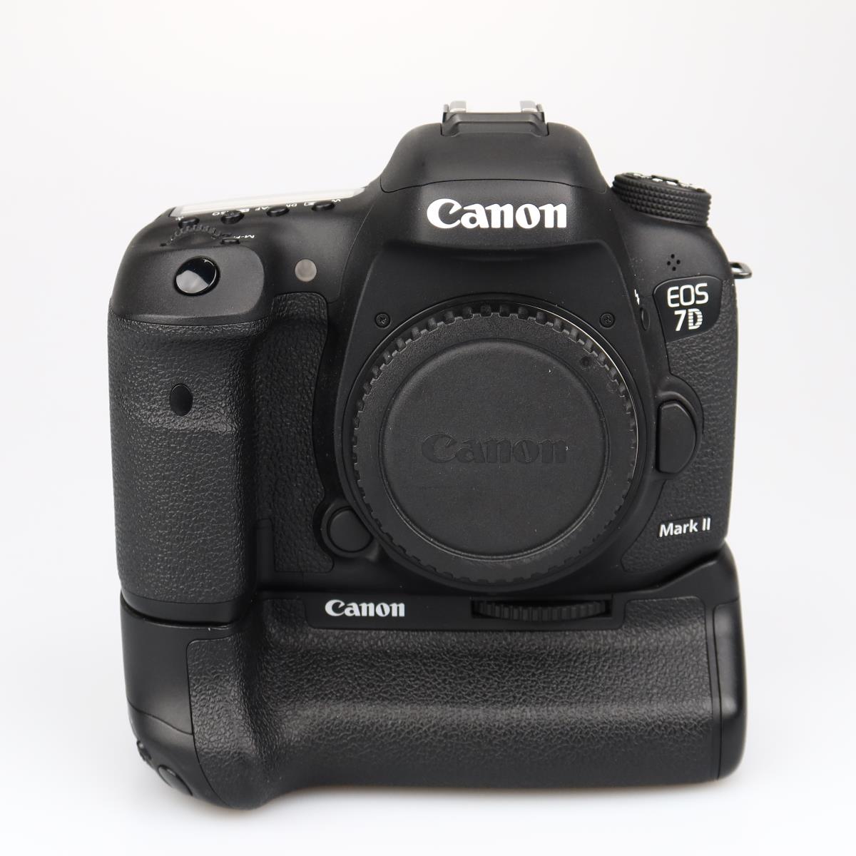 (Myyty) Canon EOS 7D Mark II runko (SC: 108409) + akkukahva (käytetty)