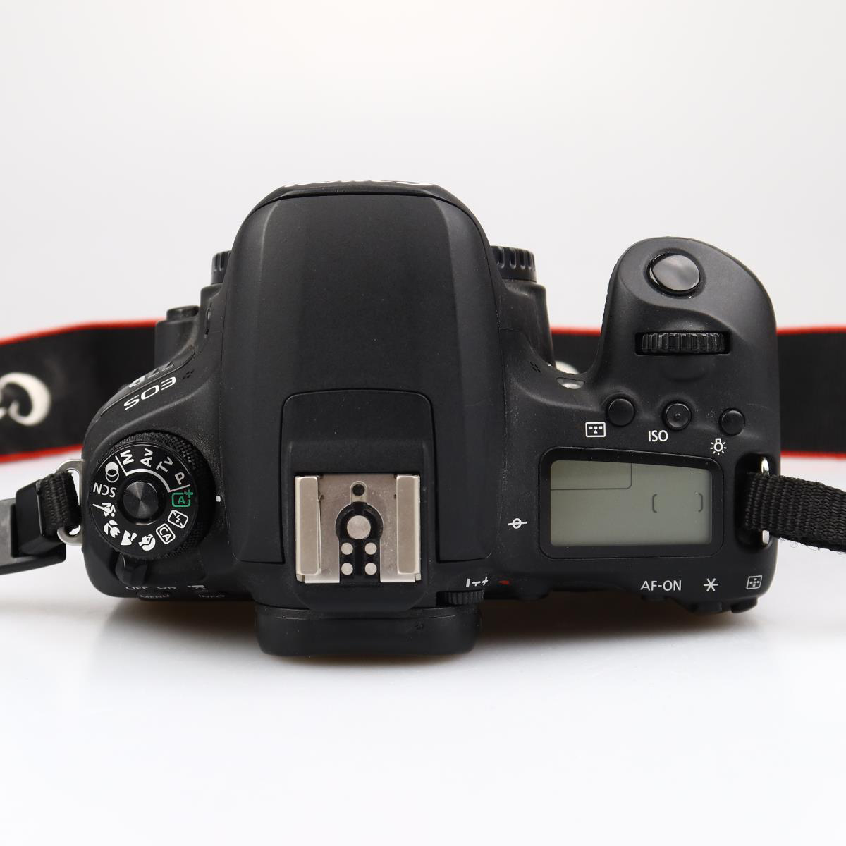 Canon EOS 77D (SC: 41500) (käytetty)