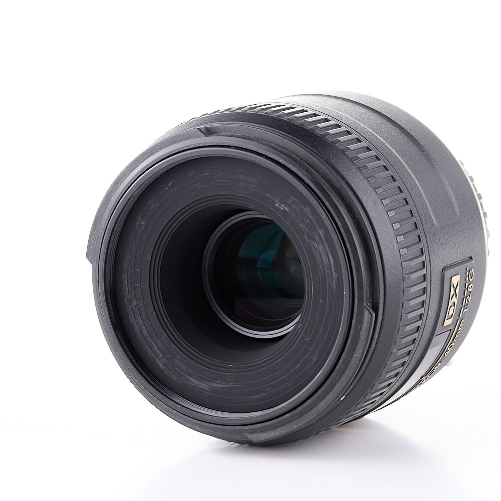 Nikon AF-S Nikkor DX Micro 40mm f/2.8G (käytetty)