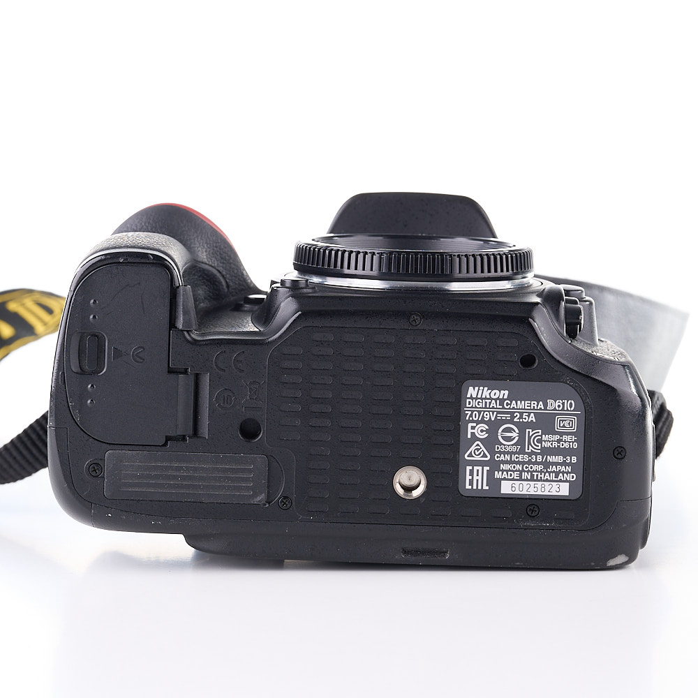Nikon D610 + akkukahva (SC: 49300) (käytetty)