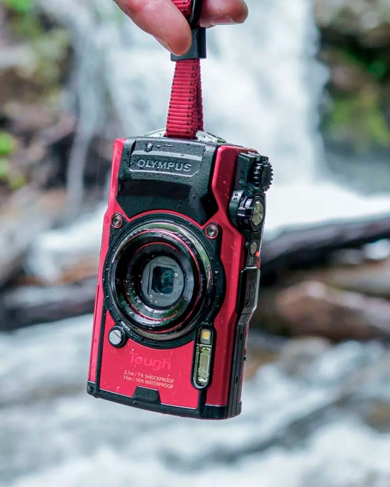 Olympus TG-6 (punainen) digikamera