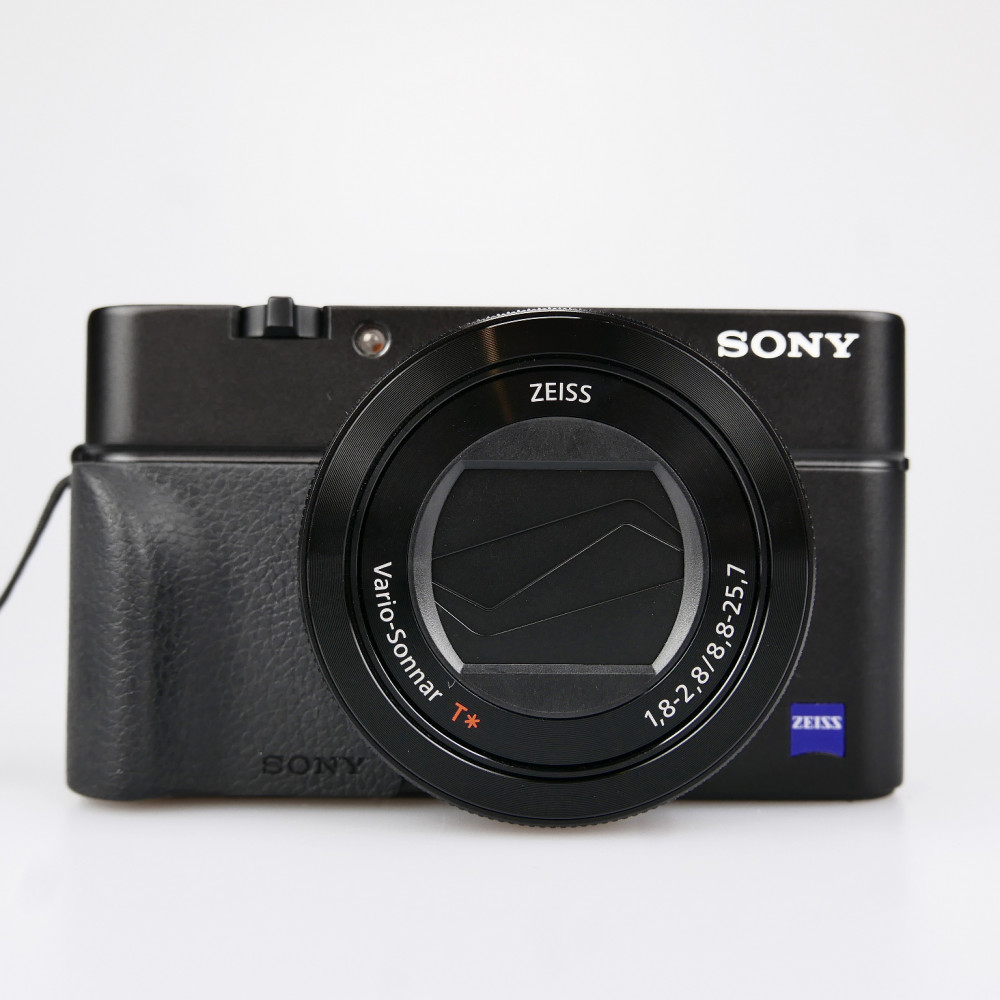 (Myyty) Sony RX100 IV -digitaalikamera (Käytetty)