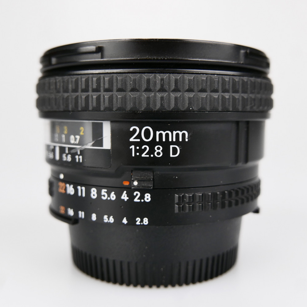 (Myyty) Nikon AF Nikkor 20mm f/2.8D (käytetty)