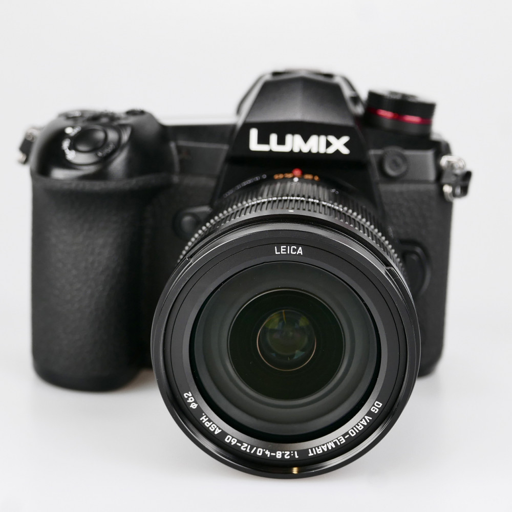 (Myyty) Panasonic Lumix G9 + 12-60mm f/2.8-4.0 OIS (SC: 9800) (käytetty)