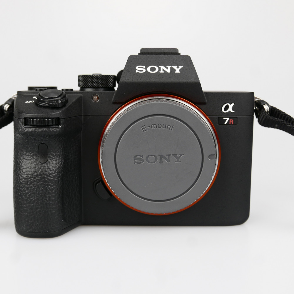 (Myyty) Sony A7R III -runko (SC: 1015) (käytetty)