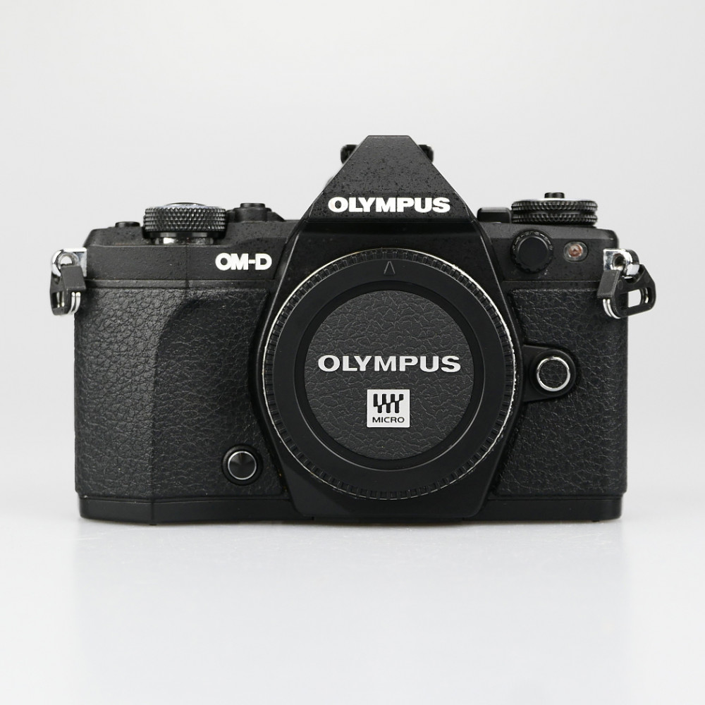 (Myyty) Olympus OM-D EM5 Mark II -runko (SC 3420) (käytetty)