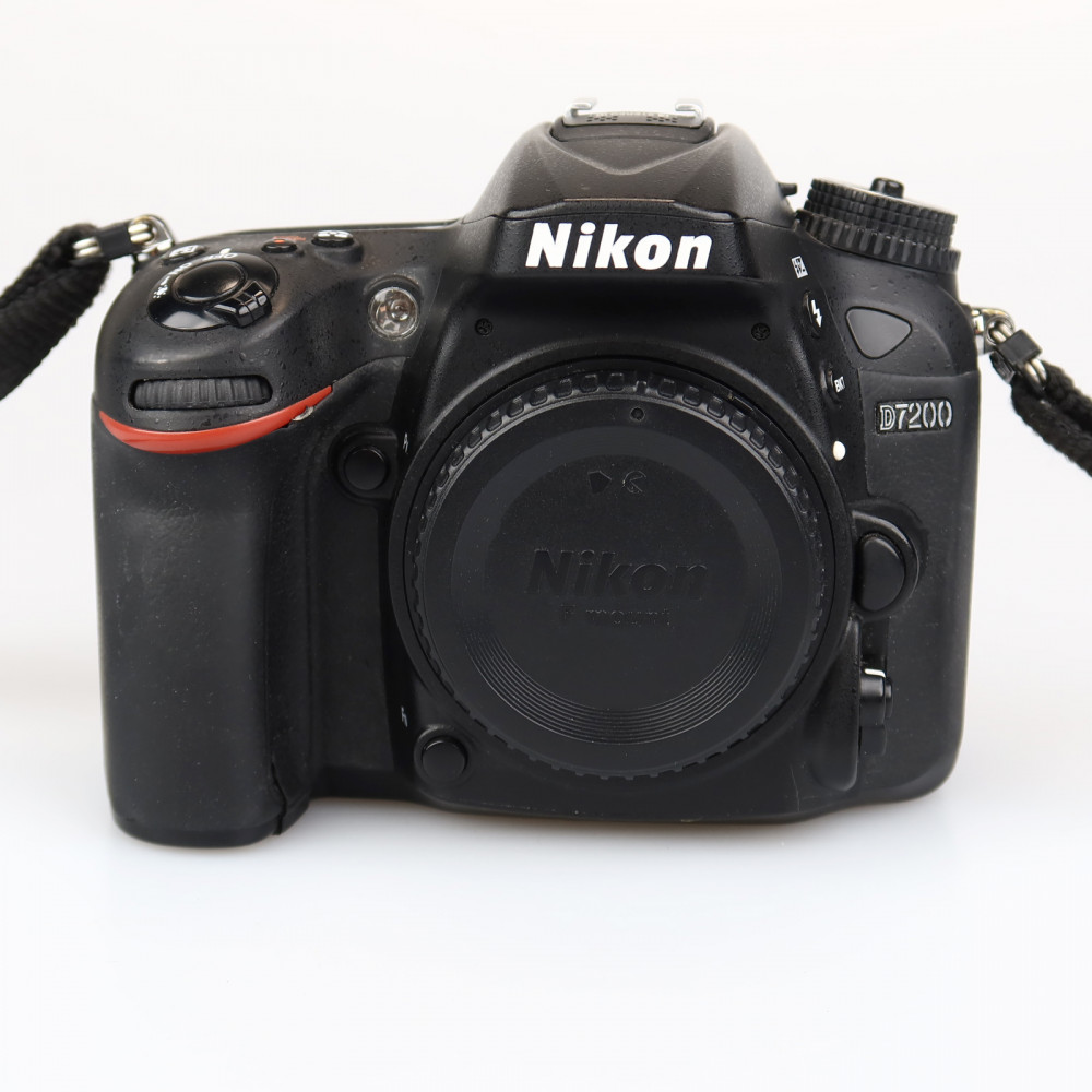 (Myyty) Nikon D7200 runko (SC 54110) (käytetty)