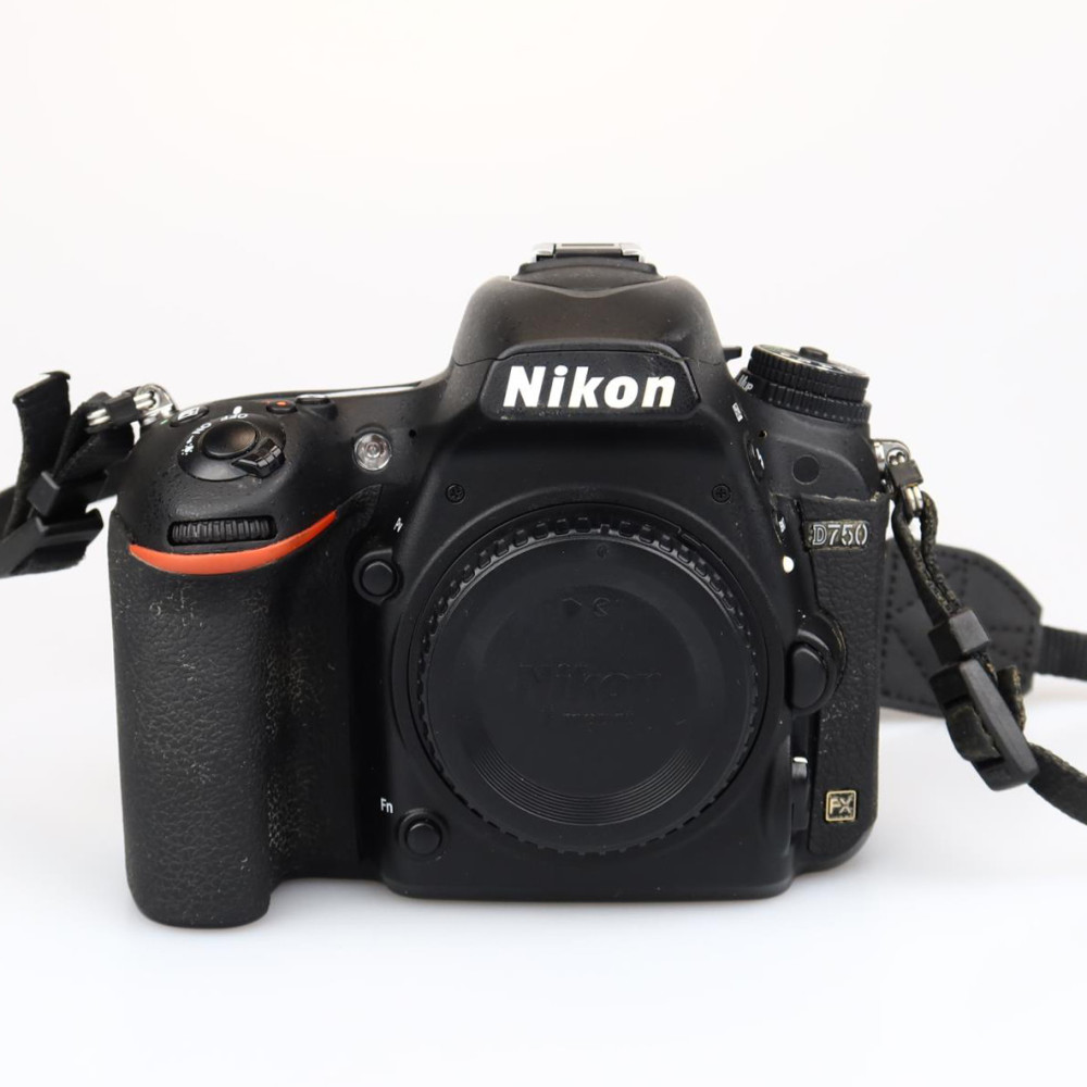 (Myyty) Nikon D750 runko (SC 44720) (käytetty) sis ALV