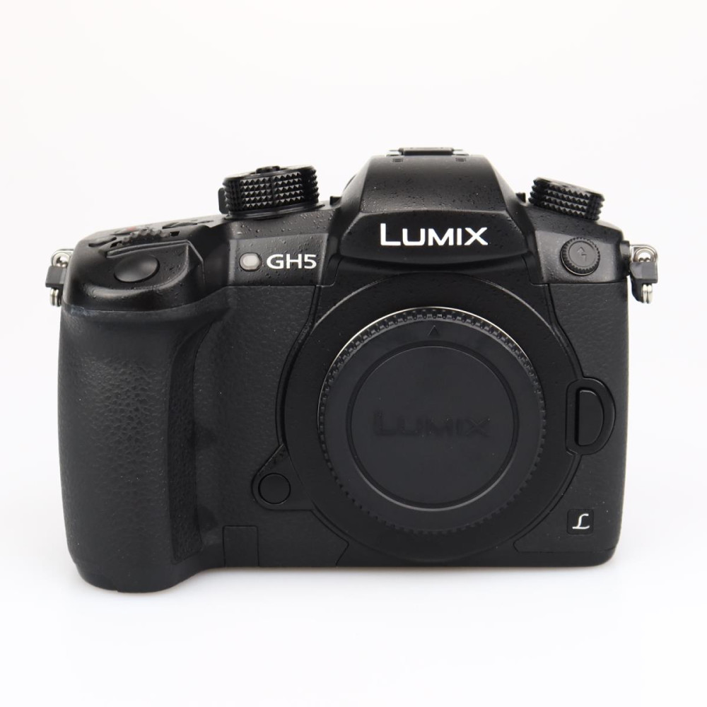 (Myyty) Panasonic Lumix GH5 runko (SC 240) (käytetty)